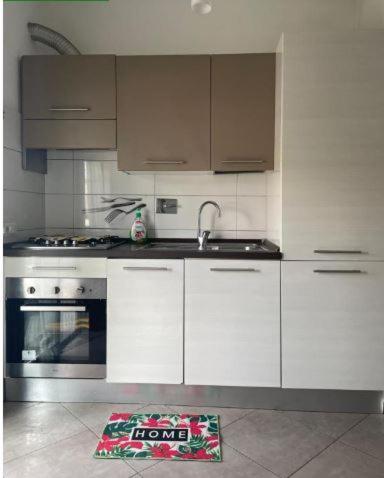 Apartamento Dolcecasaleogiu Con Parcheggio Coperto Gratuito Vitinia Exterior foto